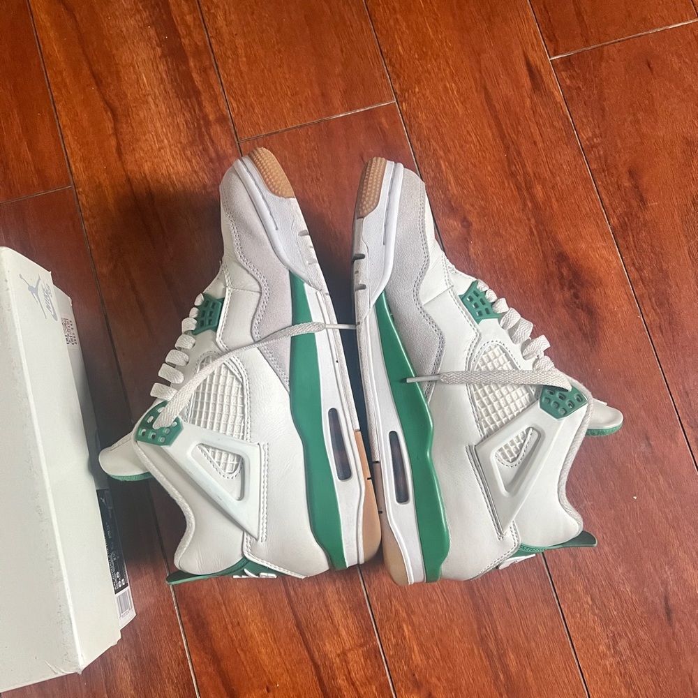 AIR JORDAN 4 retro
